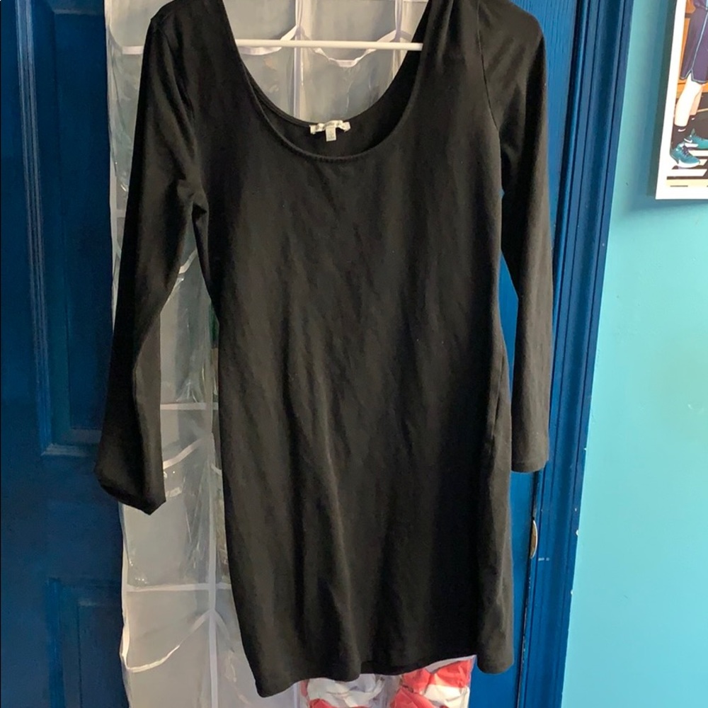 Black bodycon dress